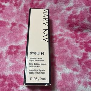 Mary Kay TimeWise Foundation Ivory 2 Matte-Wear Liquid Foundation